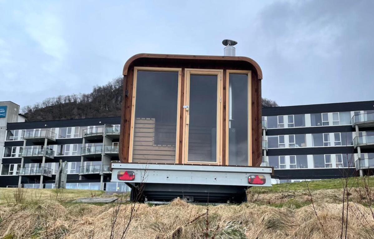Sleeping Barrel Lodge Smaken Av Ryfylke Event As, Drives Ikke Som Hotell Hjelmeland Exterior foto